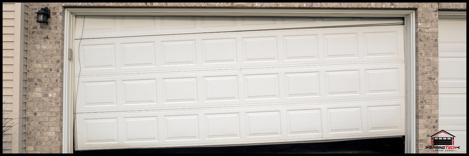 An article about Emergency Garage Door Repair in Simcoe County